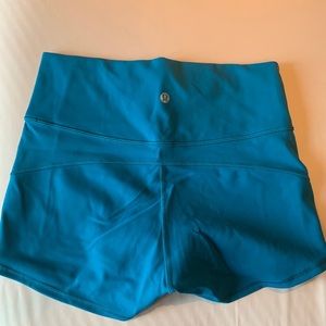 Lululemon in movement short